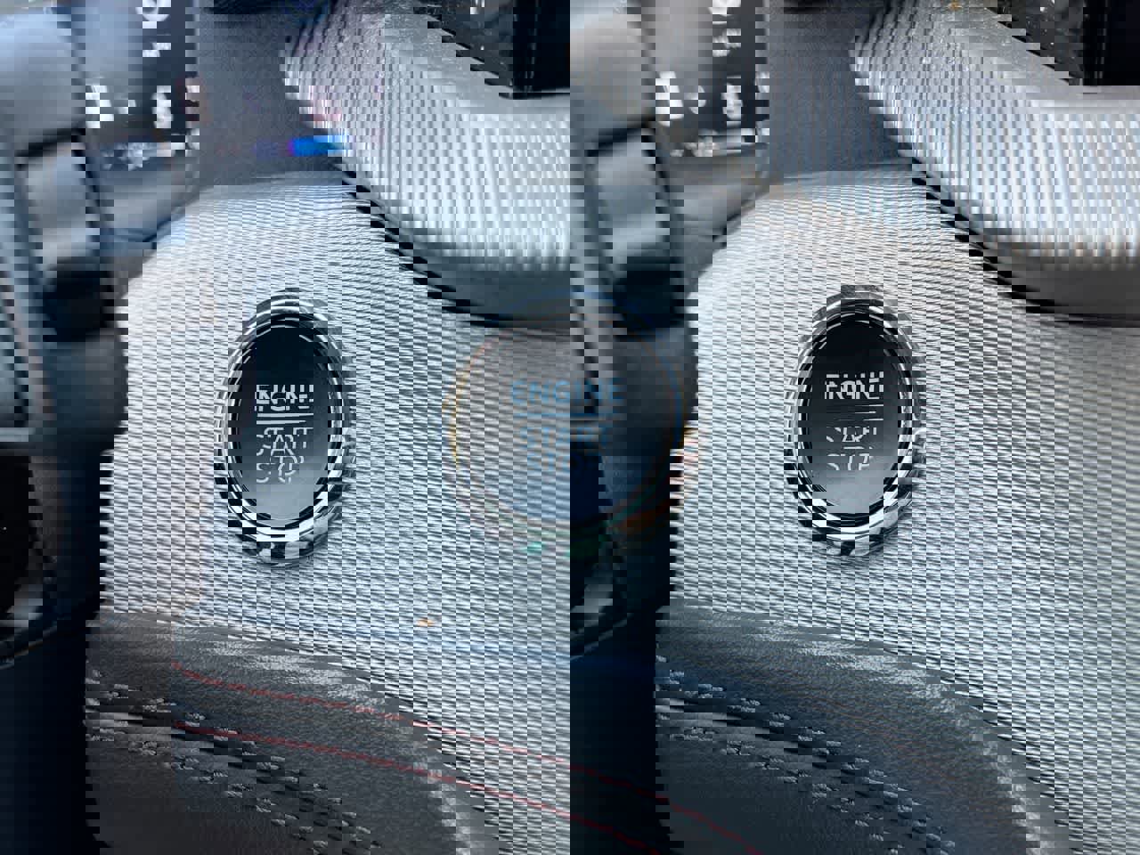 Used 2025 Ford Explorer Active image 17