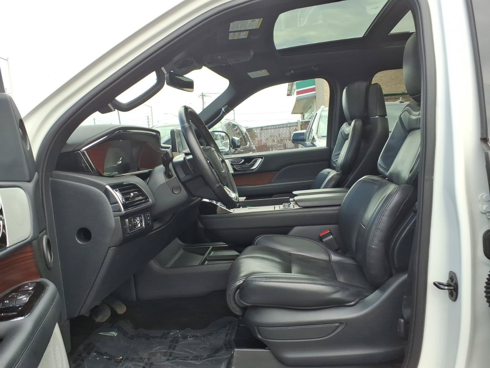 Used 2022 Lincoln Navigator Reserve AWD/4WD image 20