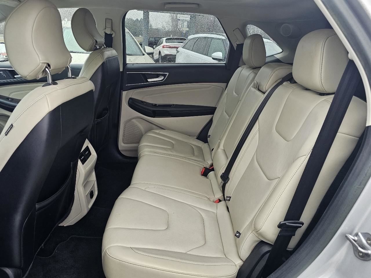 Used 2015 Ford Edge Titanium image 4