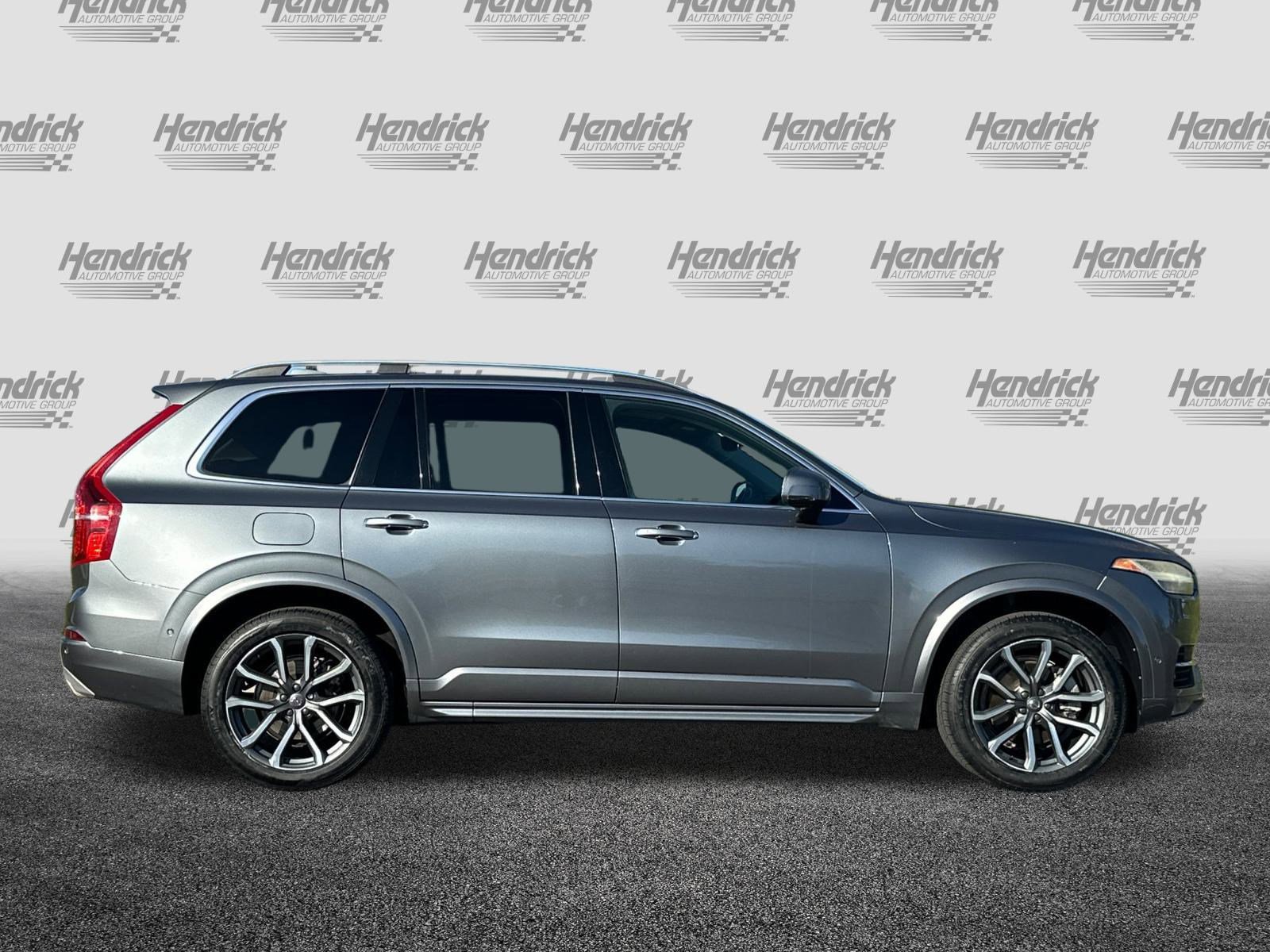 Used 2016 Volvo XC90 T6 Momentum w/ Momentum Plus Package image 3