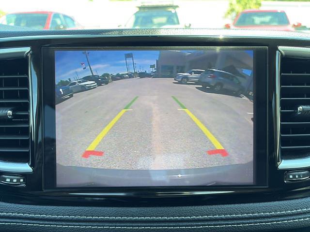 Used 2023 Chrysler Pacifica Limited image 23