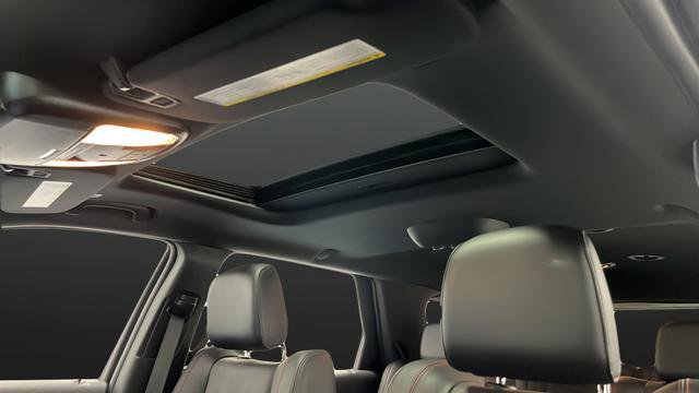 Used 2025 Dodge Durango GT image 16