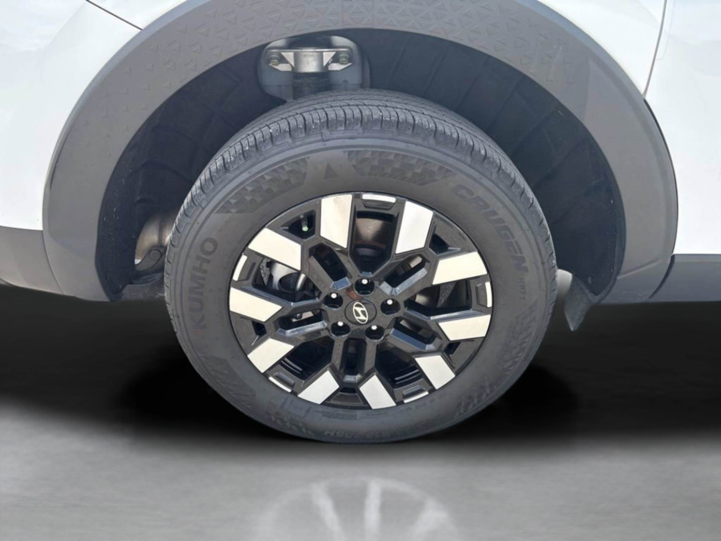 Used 2025 Hyundai Santa Cruz SEL image 45