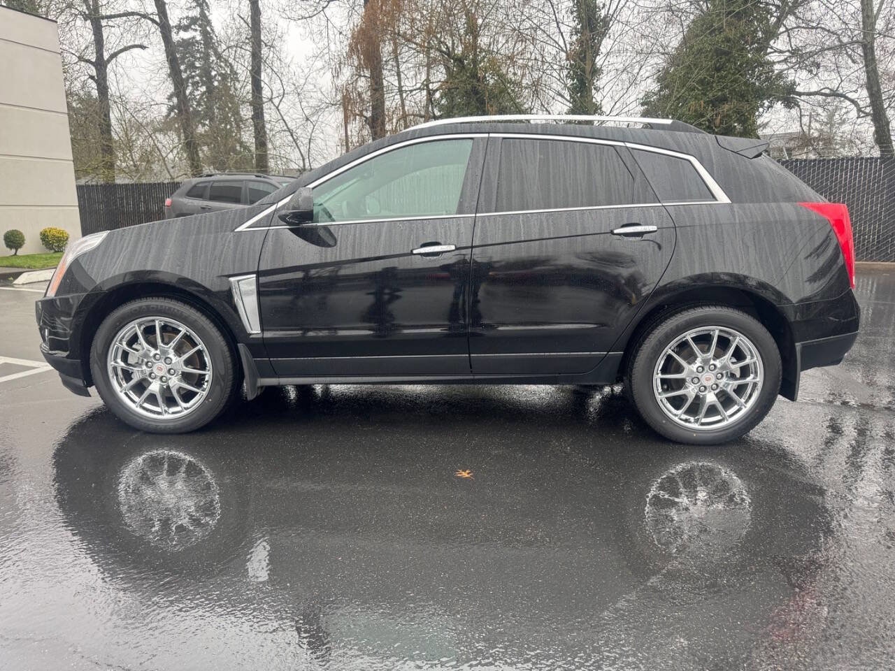 Used 2016 Cadillac SRX Premium w/ Driver Assist Package image 2