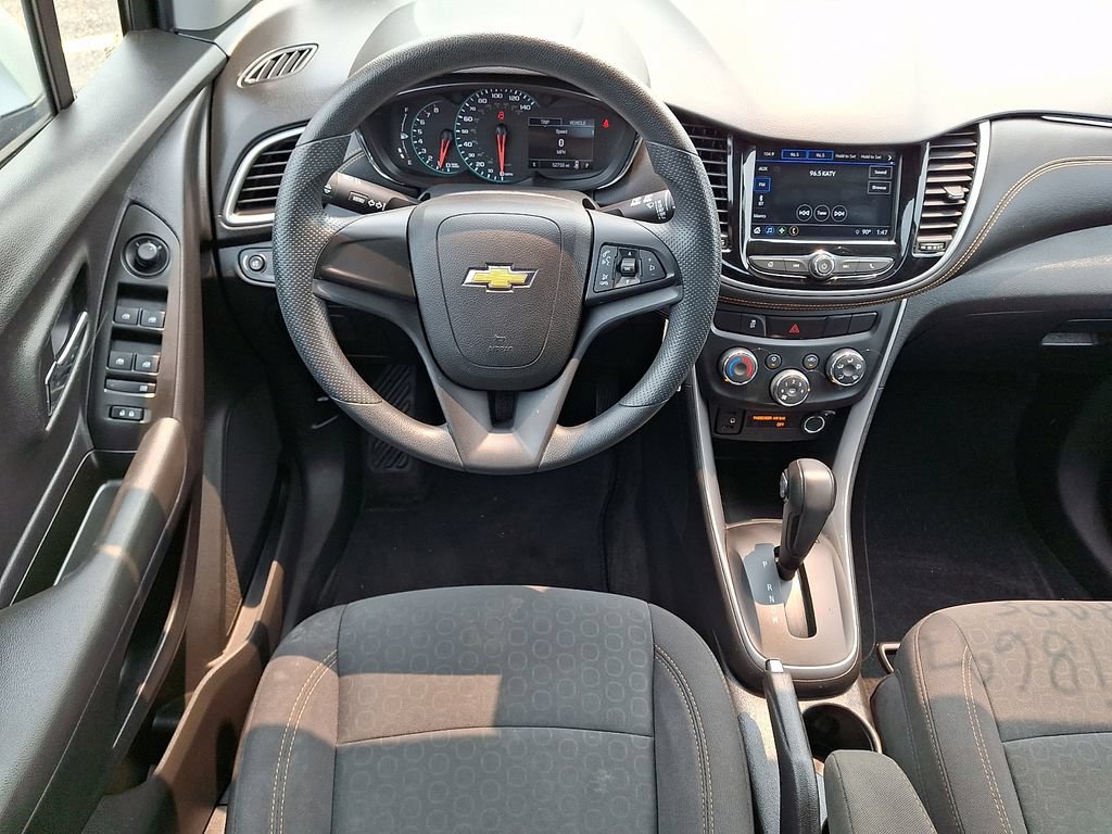 Used 2018 Chevrolet Trax LS FWD image 2