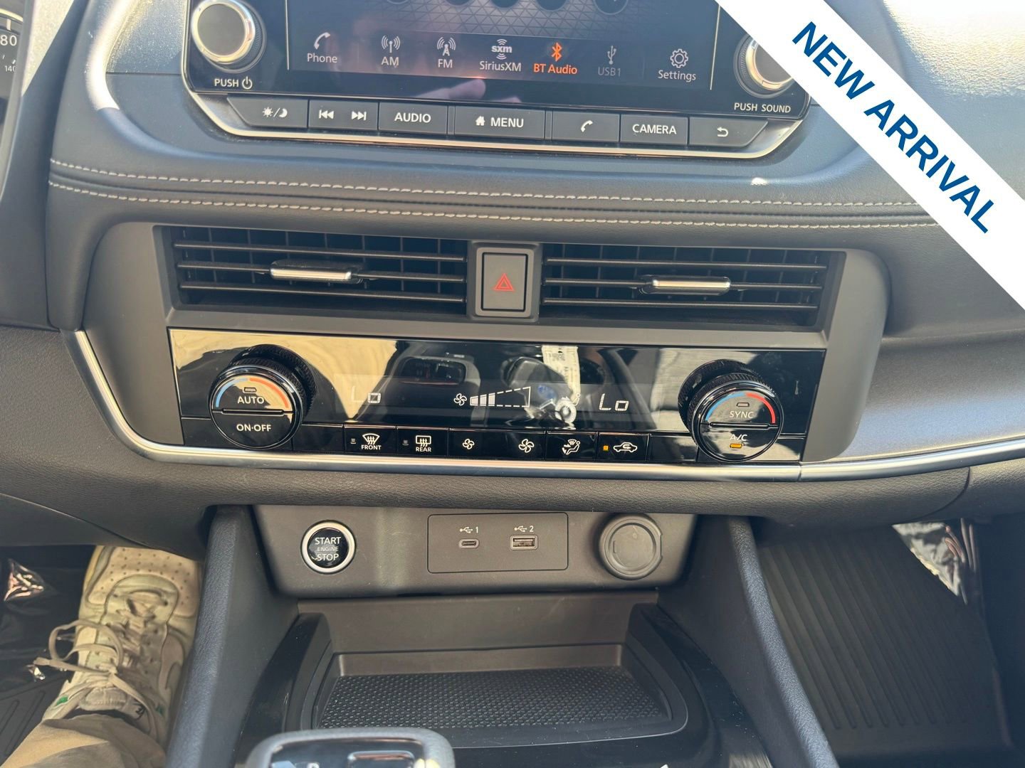 Used 2023 Nissan Rogue SV image 25