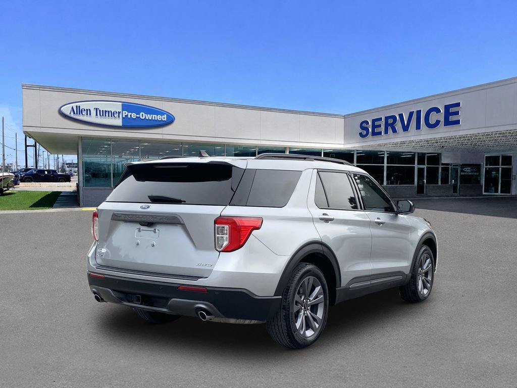 Used 2023 Ford Explorer XLT w/ Equipment Group 202A AWD/4WD image 8