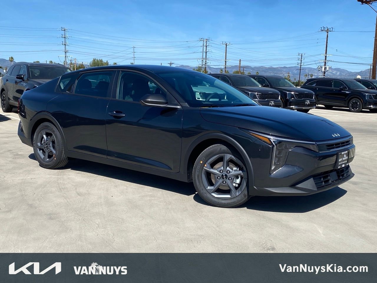 New 2026 Kia K4 LXS image 1