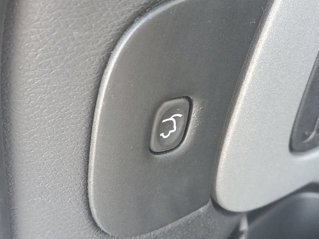 Used 2016 Jeep Cherokee Overland FWD image 8