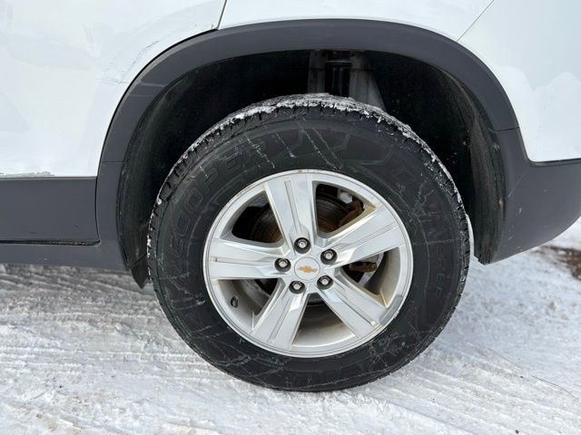 Certified 2021 Chevrolet Trax LS w/ Tint and Cruise Package image 12