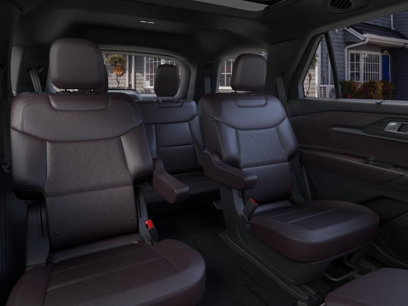 Used 2025 Ford Explorer Platinum RWD image 11