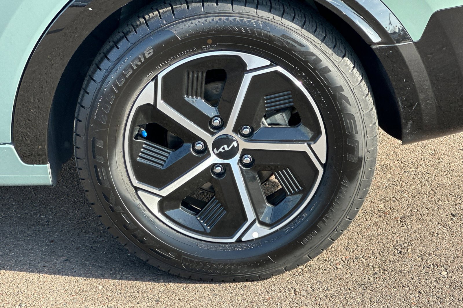 Used 2024 Kia Niro SX image 25