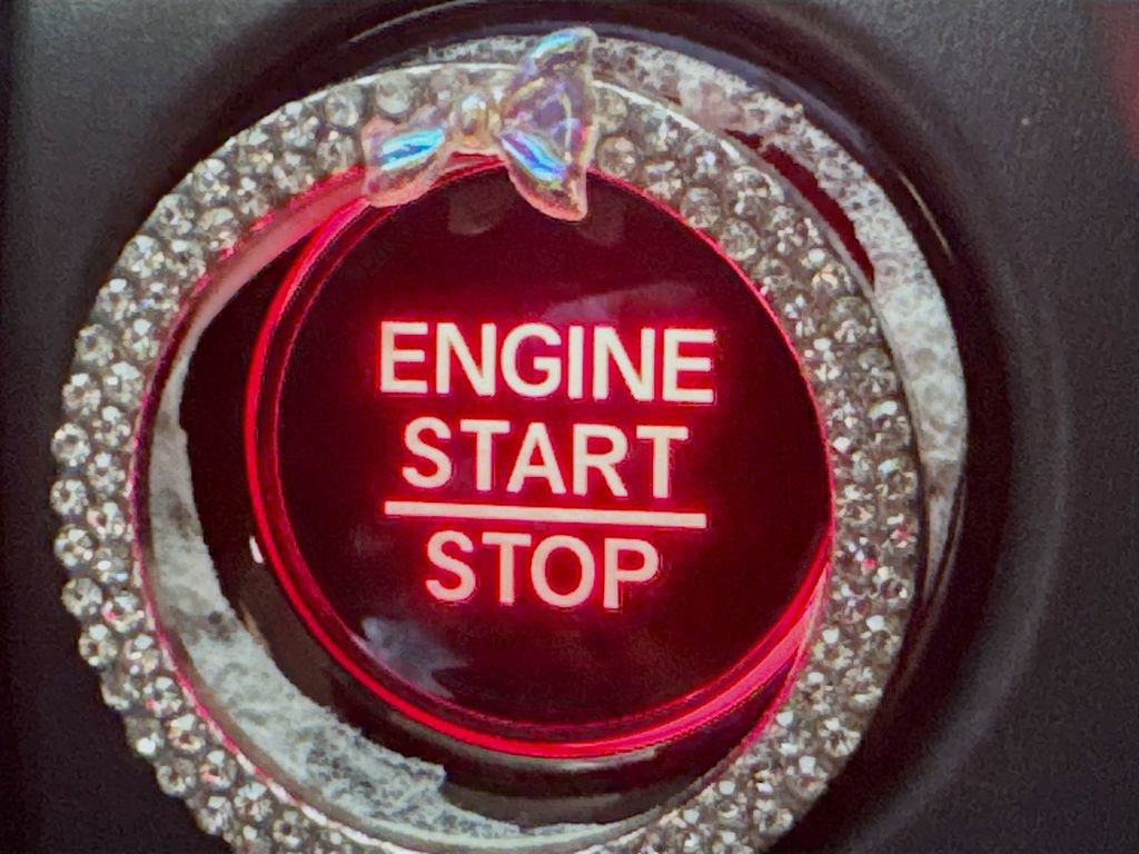 Used 2025 Honda HR-V LX image 21