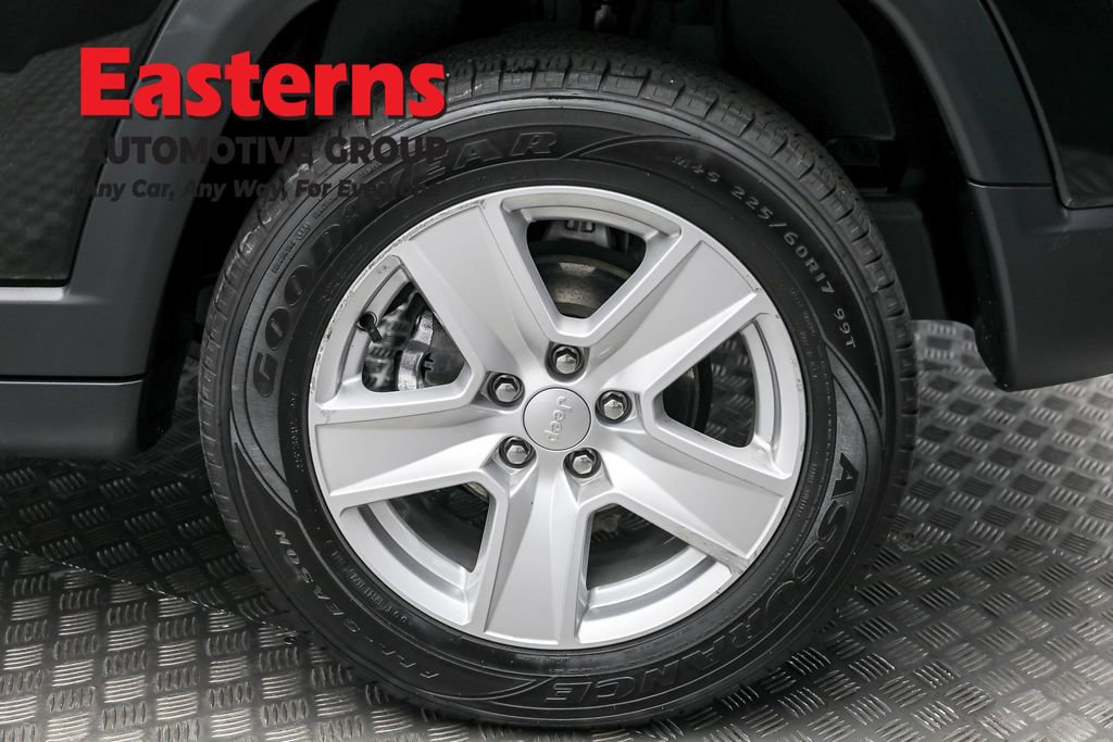 Used 2022 Jeep Compass Latitude w/ Sun and Sound Group image 8