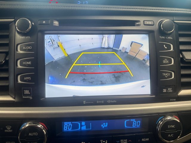 Used 2018 Toyota Highlander Limited AWD/4WD image 15