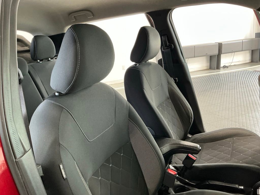 Used 2020 Nissan Kicks SV w/ Exterior Package image 11