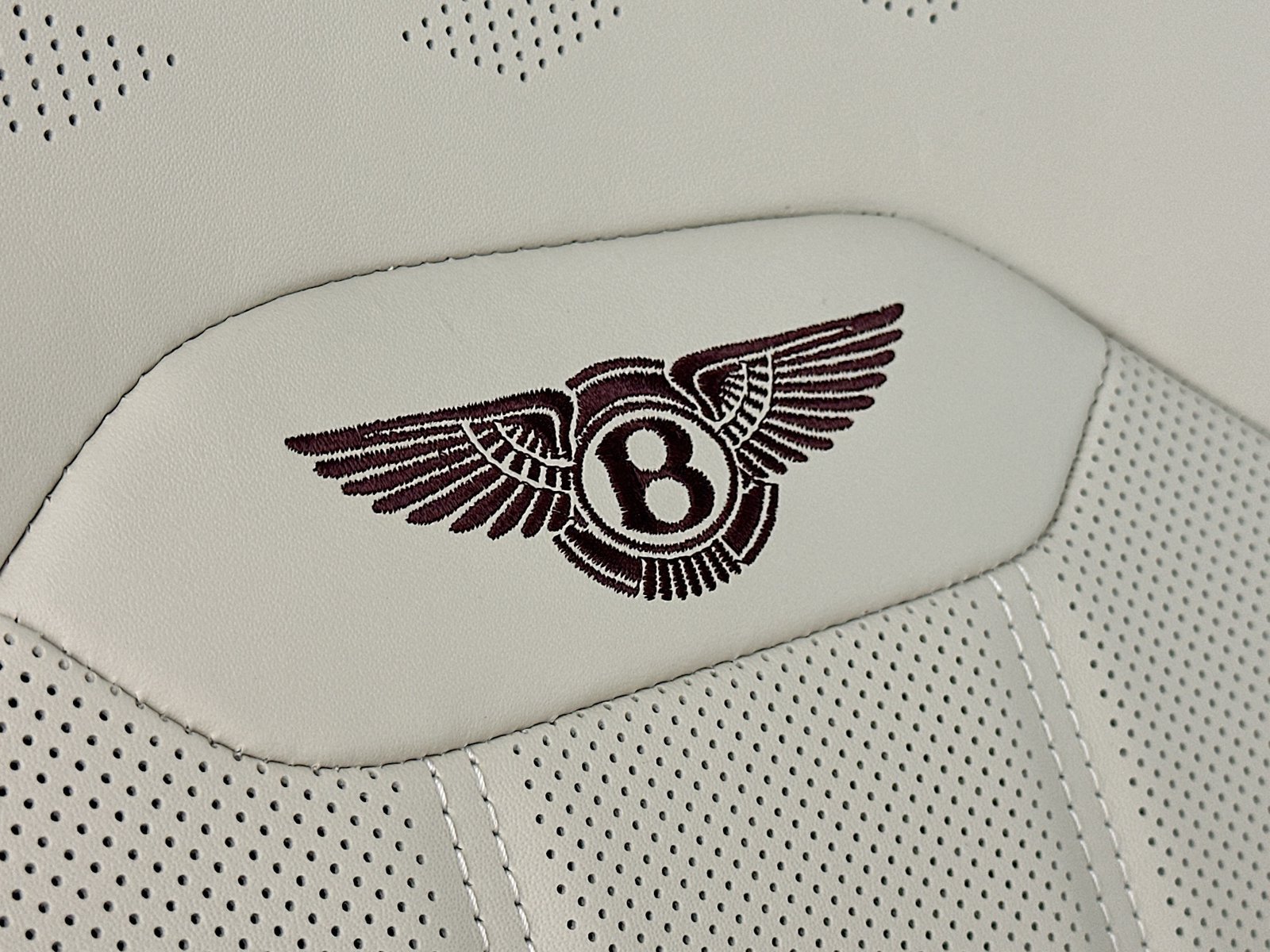 New 2026 Bentley Bentayga AWD/4WD image 68
