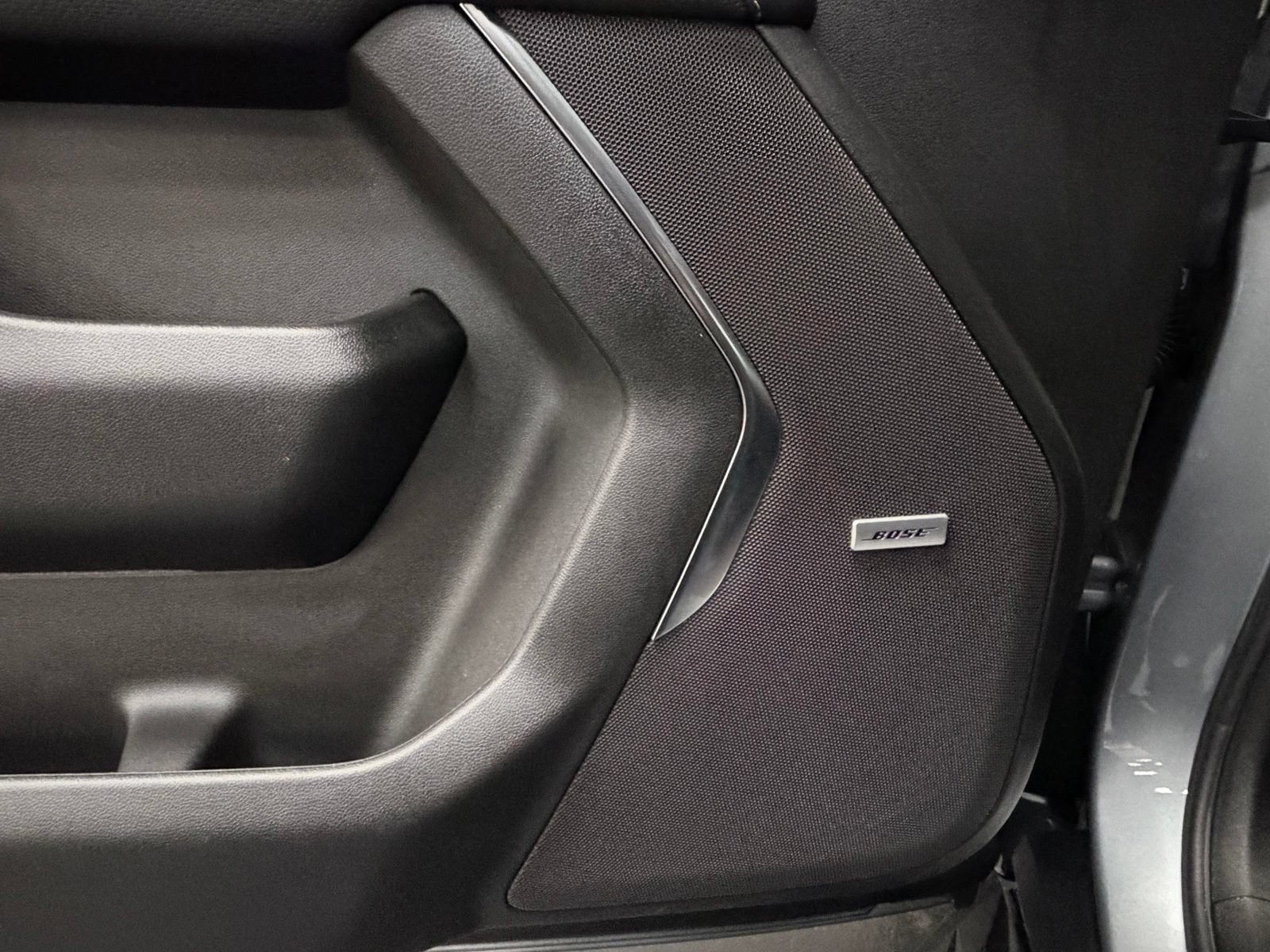 Used 2025 Chevrolet Tahoe Premier AWD/4WD image 23