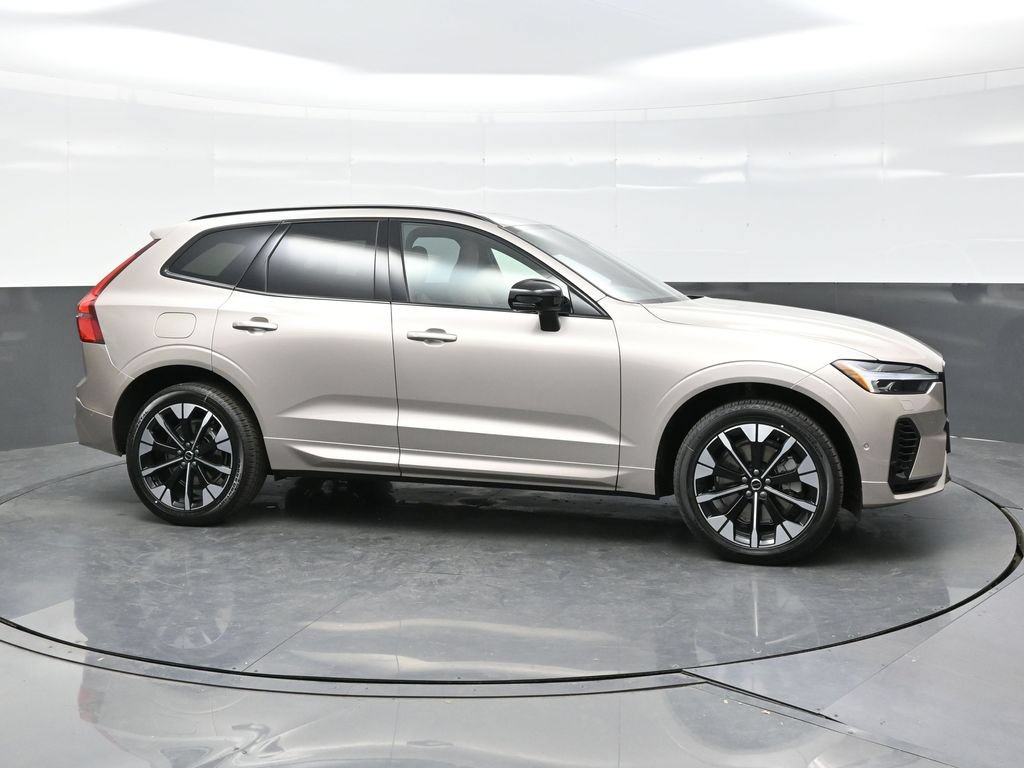 New 2026 Volvo XC60 T8 Plus w/ Protection Package Premier AWD/4WD image 8