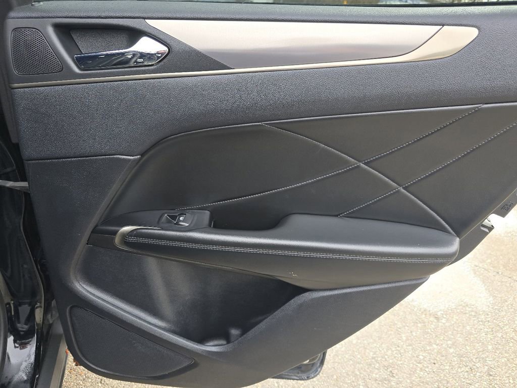 Used 2018 Lincoln MKC Premiere image 21