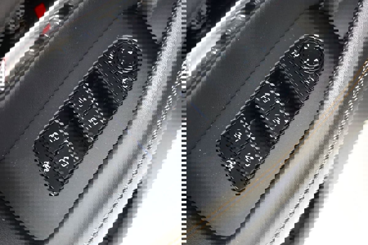 Used 2024 MAZDA CX-90 Plug-In Hybrid w/ Premium Pkg image 24