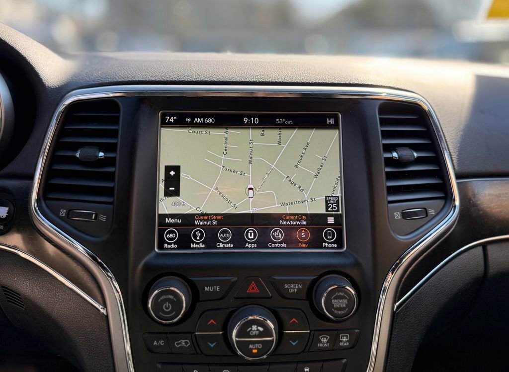 Used 2018 Jeep Grand Cherokee Limited image 7