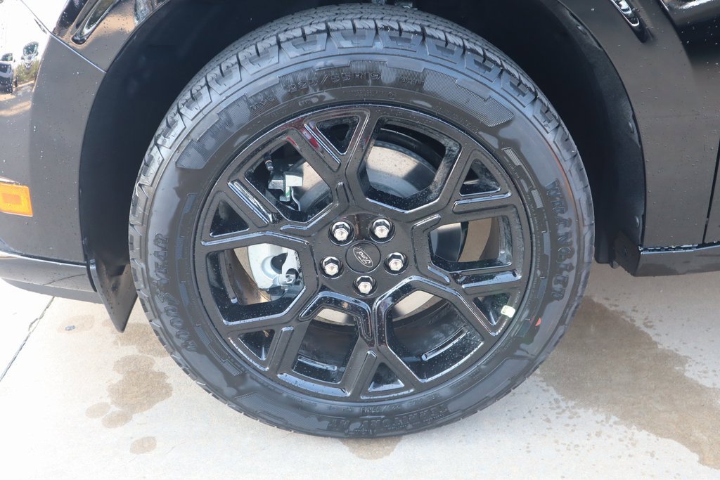 New 2025 Ford Maverick Lobo image 16