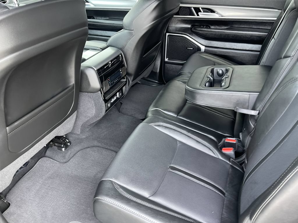 New 2026 Jeep Grand Wagoneer Limited w/ 8-Passenger Seating Package AWD/4WD image 19