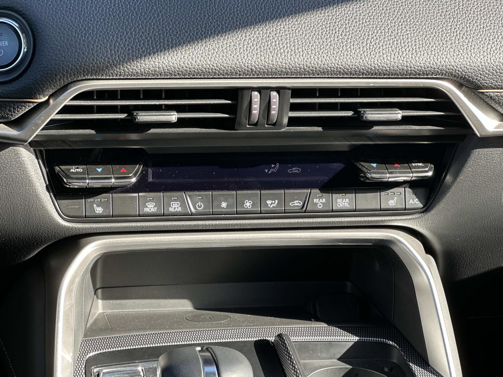 Used 2024 MAZDA CX-90 Plug-In Hybrid w/ Premium Pkg image 24