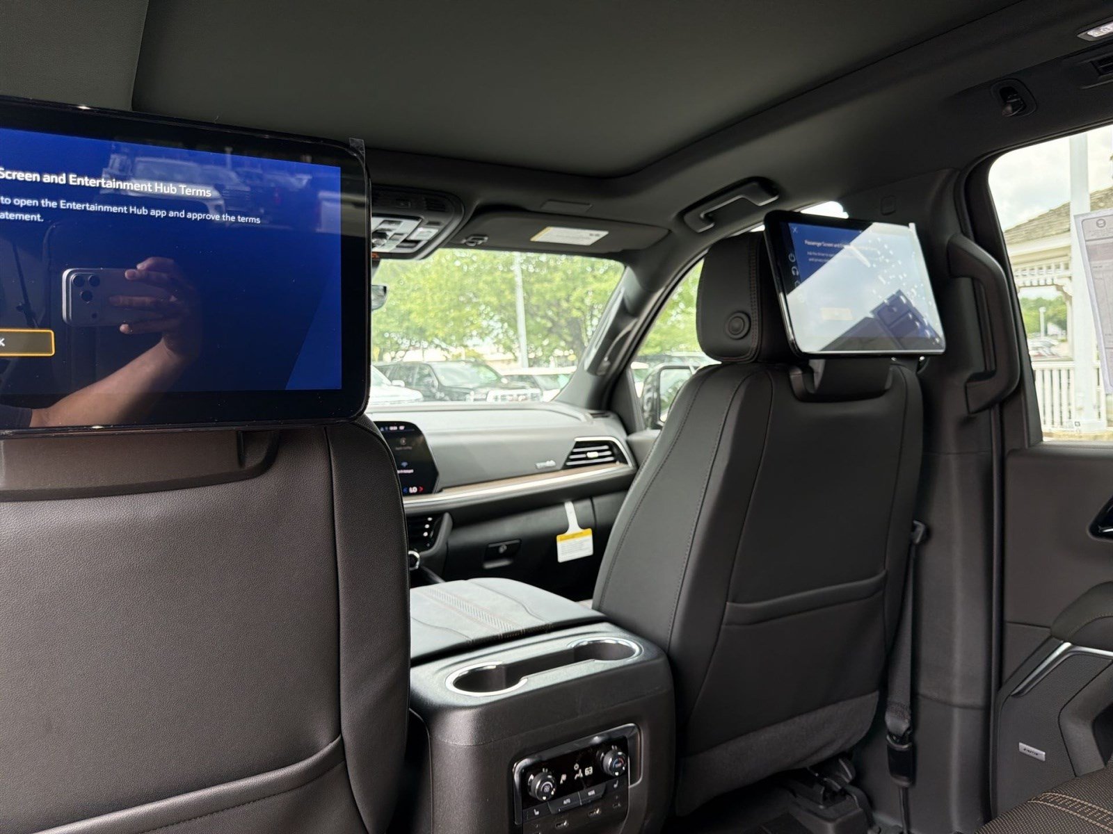New 2026 Chevrolet Suburban High Country AWD/4WD image 17