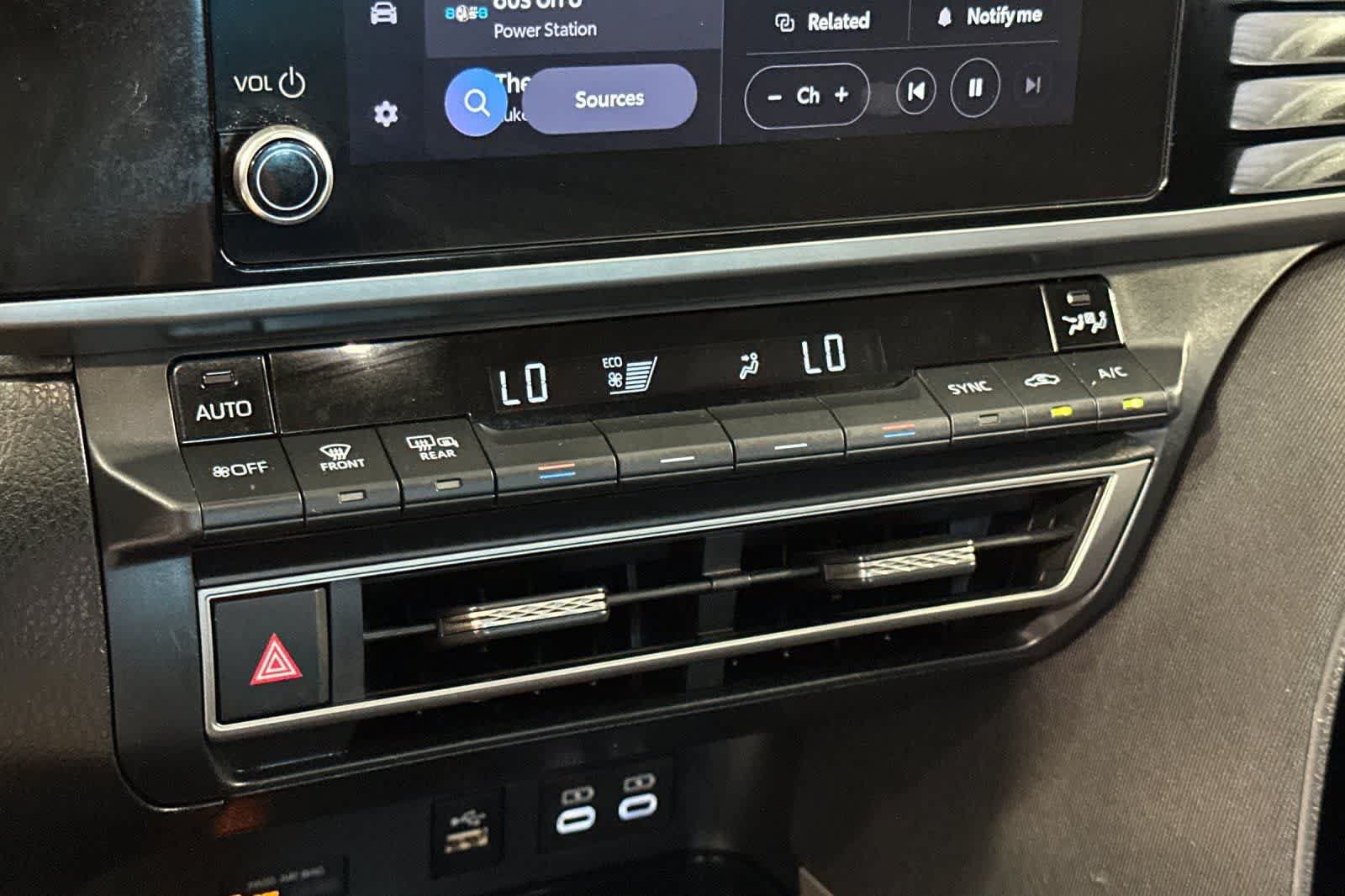 Used 2025 Toyota Camry LE FWD image 23