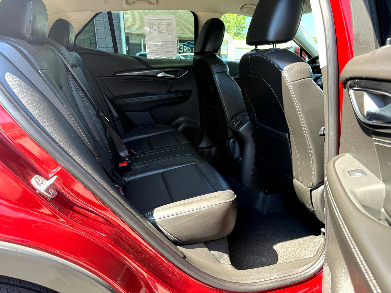 Used 2021 Buick Envision Essence w/ Technology Package I image 12