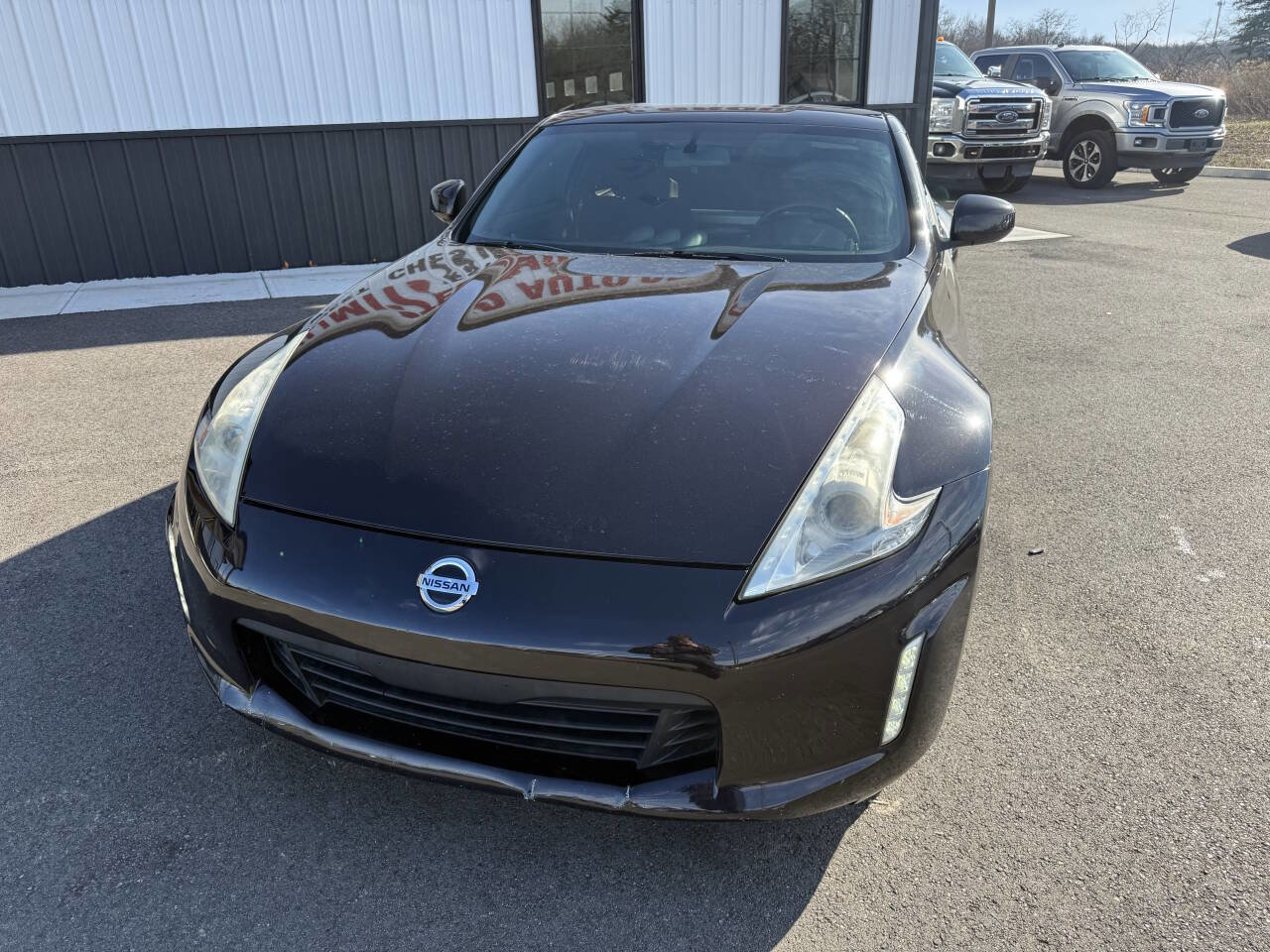 Used 2016 Nissan 370Z Coupe image 2