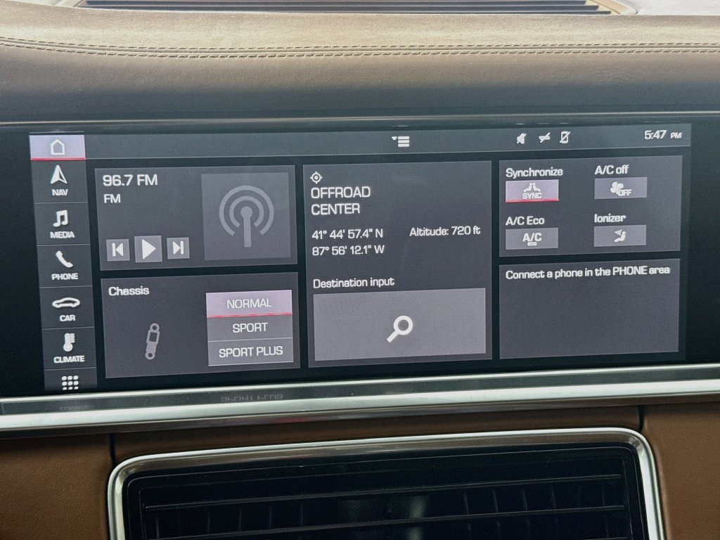 Used 2018 Porsche Panamera 4S w/ Premium Package Plus AWD/4WD image 15
