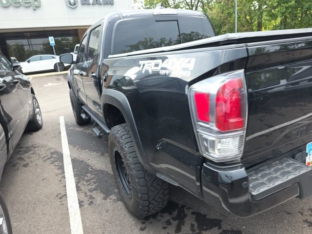 Used 2022 Toyota Tacoma TRD Off-Road w/ TRD Premium Off Road Package AWD/4WD image 26