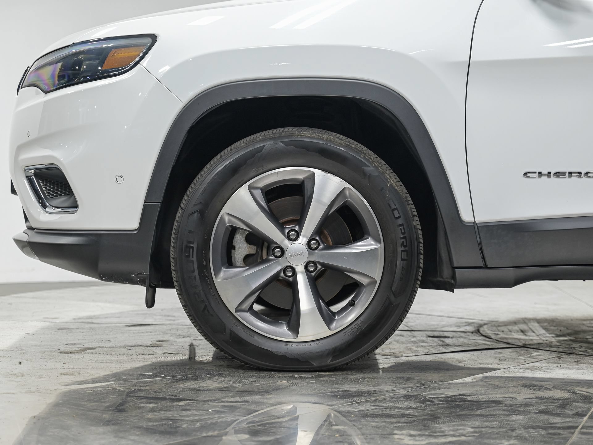 Used 2021 Jeep Cherokee Limited AWD/4WD image 3
