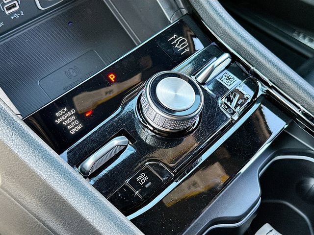New 2025 Jeep Grand Cherokee Overland w/ Luxury Tech Group IV AWD/4WD image 16