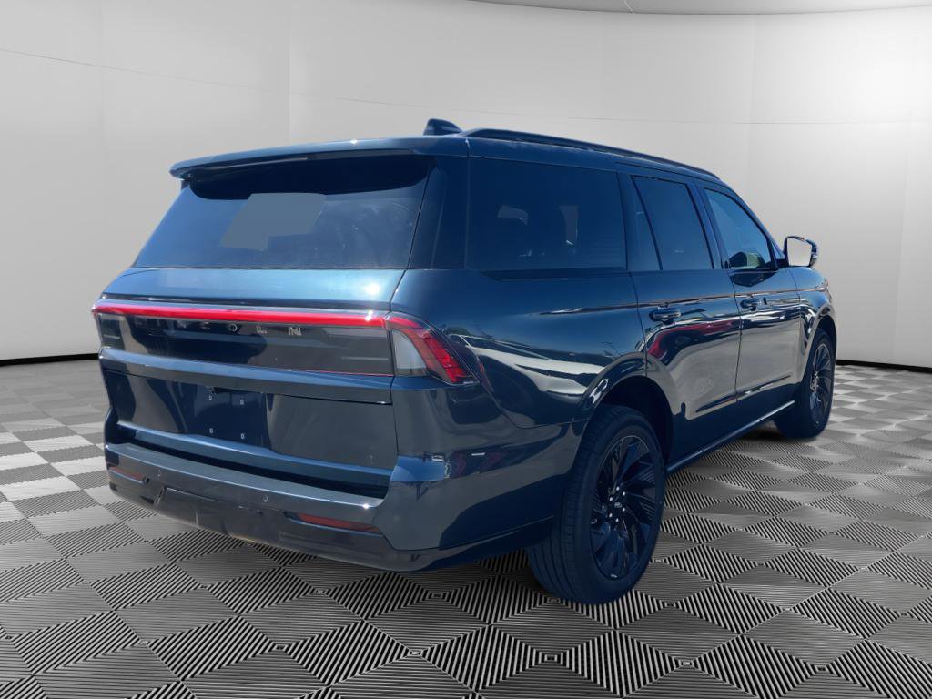 New 2026 Lincoln Navigator Reserve AWD/4WD image 8