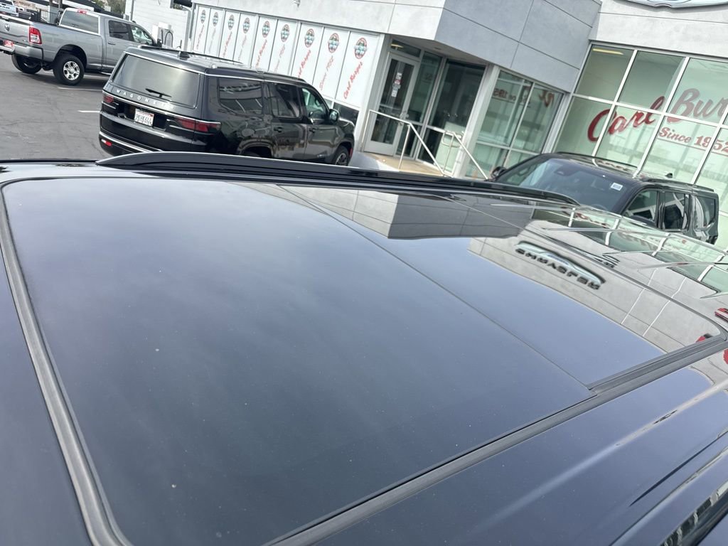 Used 2024 GMC Yukon AT4 w/ Technology Package image 14