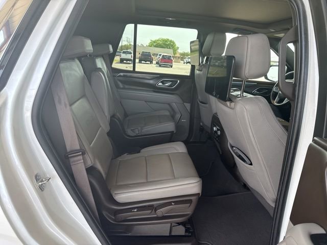 Used 2023 GMC Yukon SLT w/ SLT Premium Package image 10
