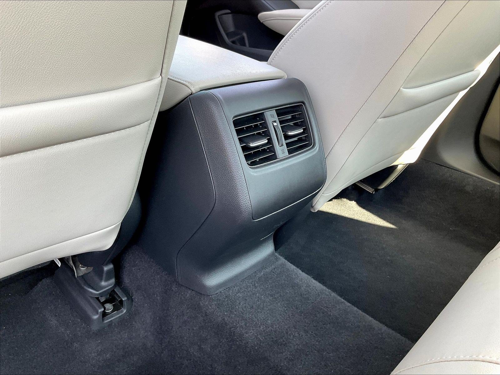 Used 2018 Honda Accord EX-L image 10