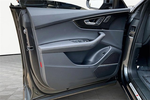 Used 2025 Audi Q8 Premium Plus w/ Premium Plus Package image 18