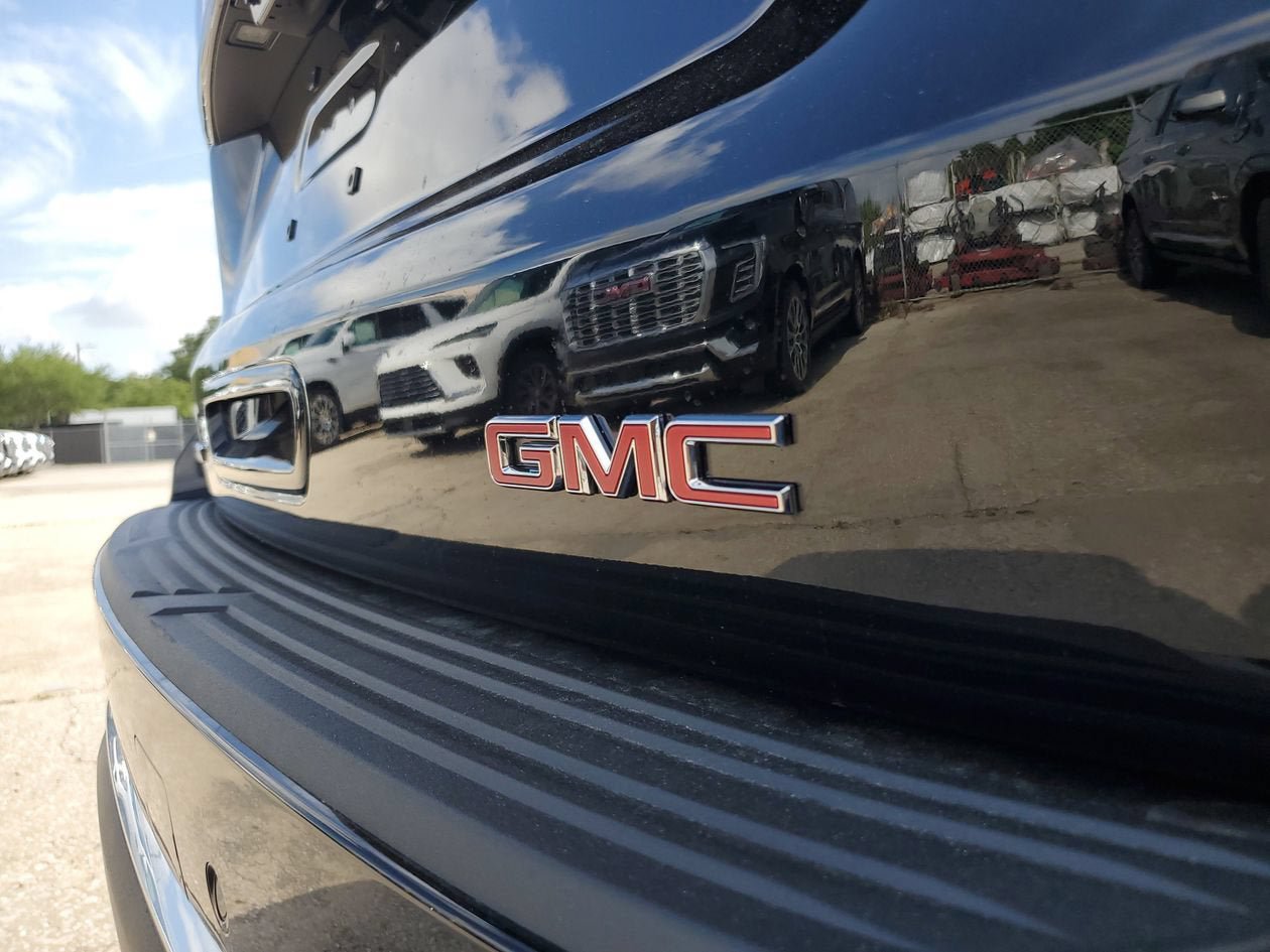 New 2026 GMC Yukon XL Denali w/ Denali Reserve Package AWD/4WD image 7