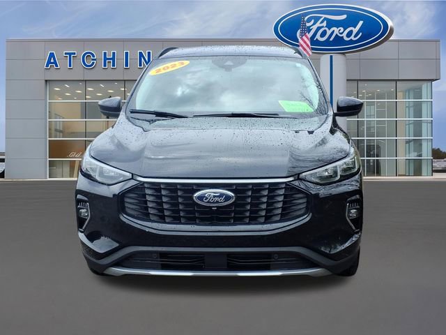 Certified 2023 Ford Escape Platinum AWD/4WD image 2