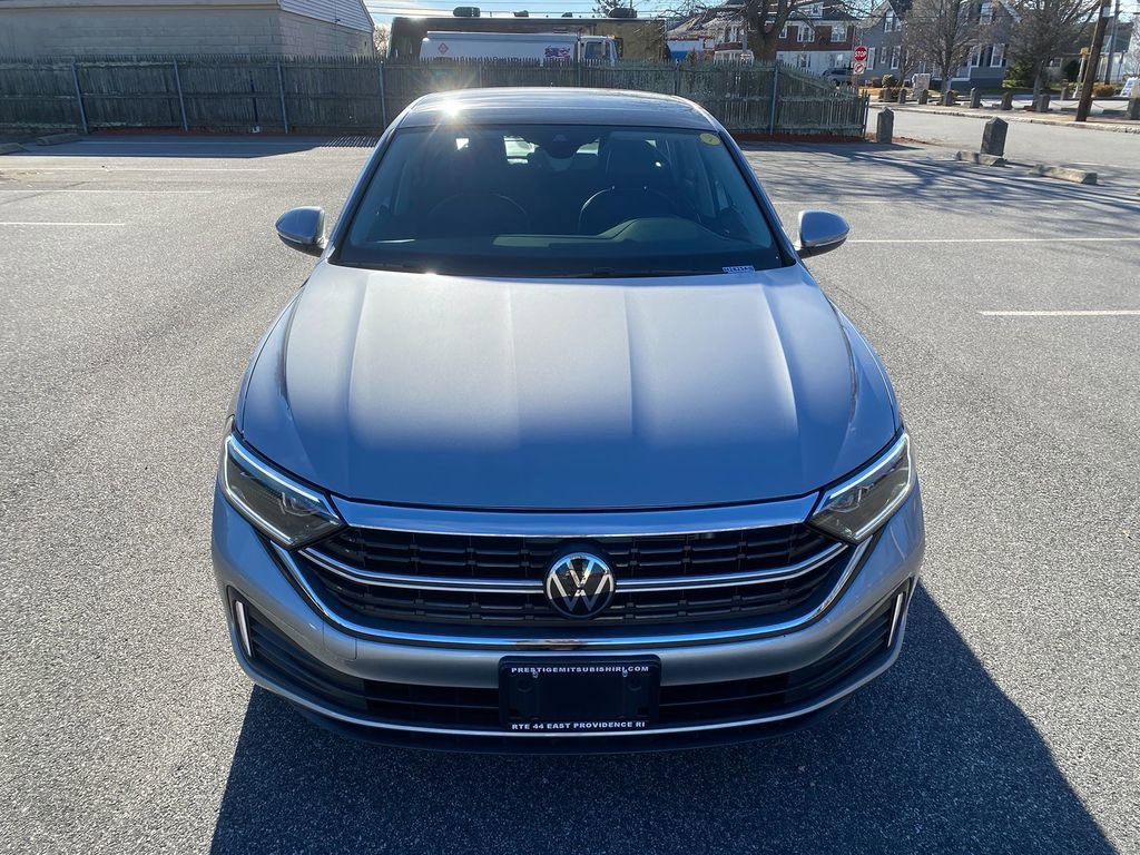 Used 2024 Volkswagen Jetta SEL image 3
