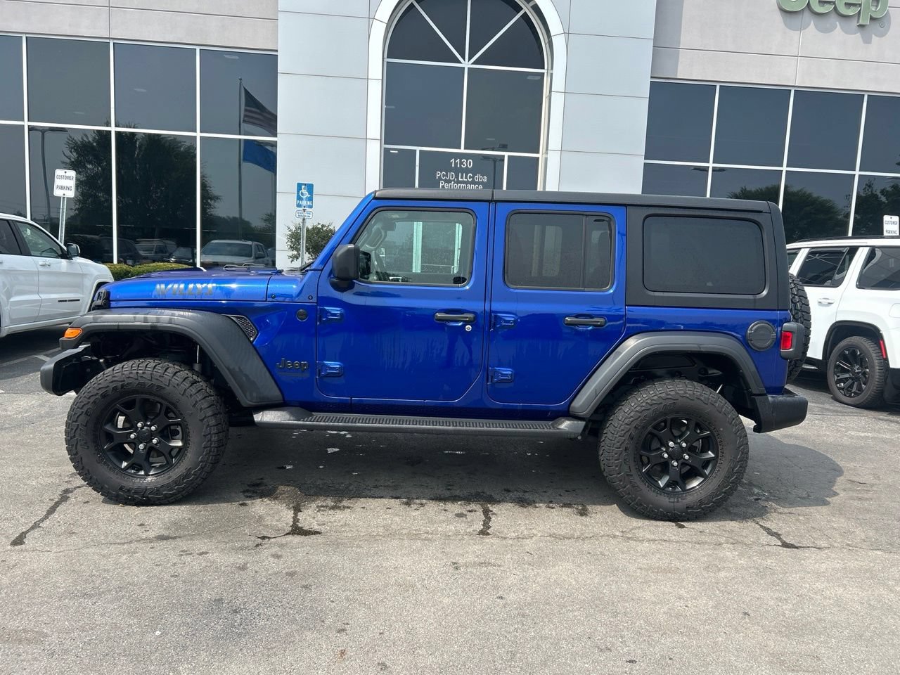 Used 2020 Jeep Wrangler Unlimited Sport AWD/4WD image 2