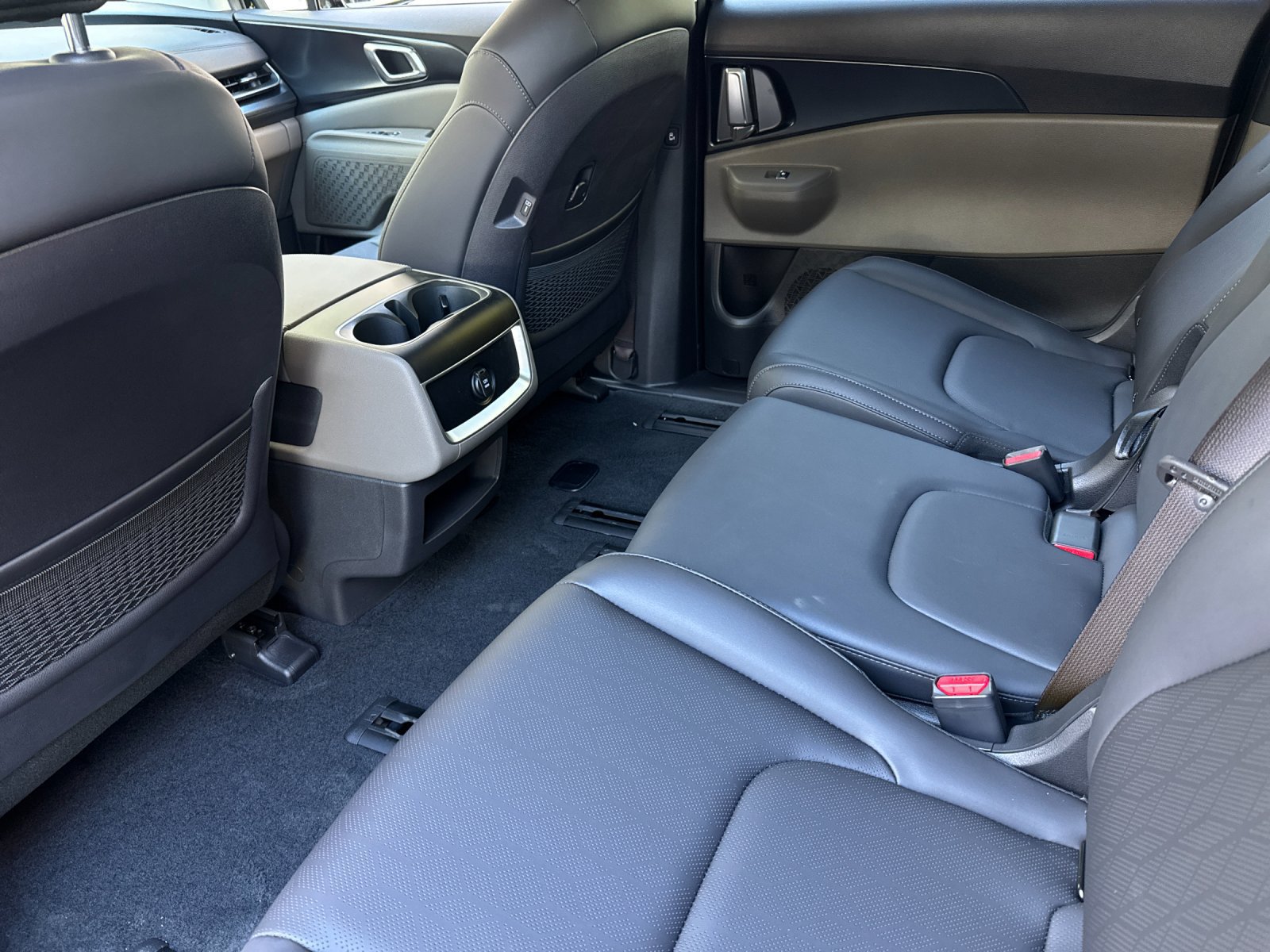 New 2026 Kia Carnival LXS FWD image 12