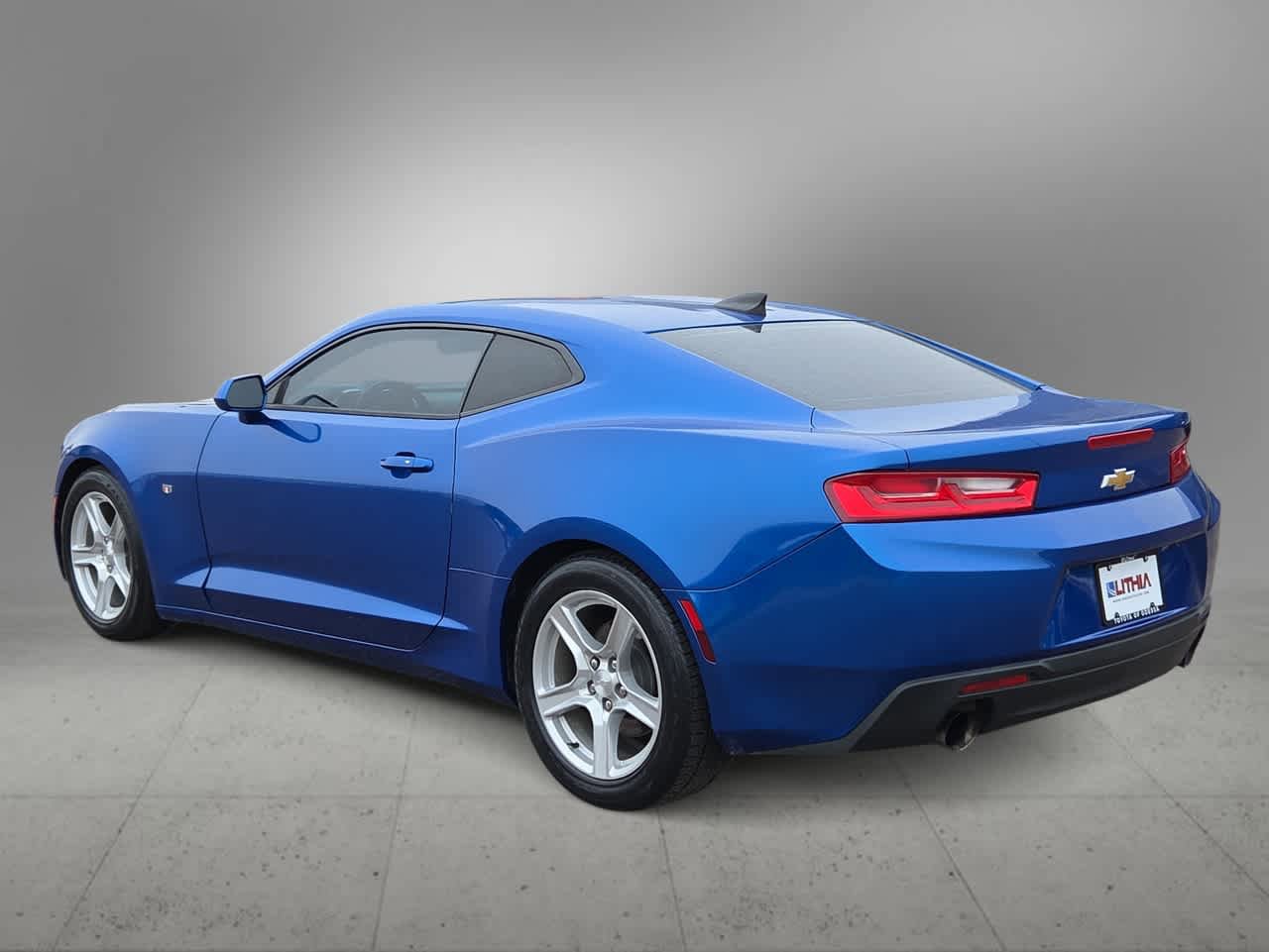Used 2018 Chevrolet Camaro LS RWD image 6