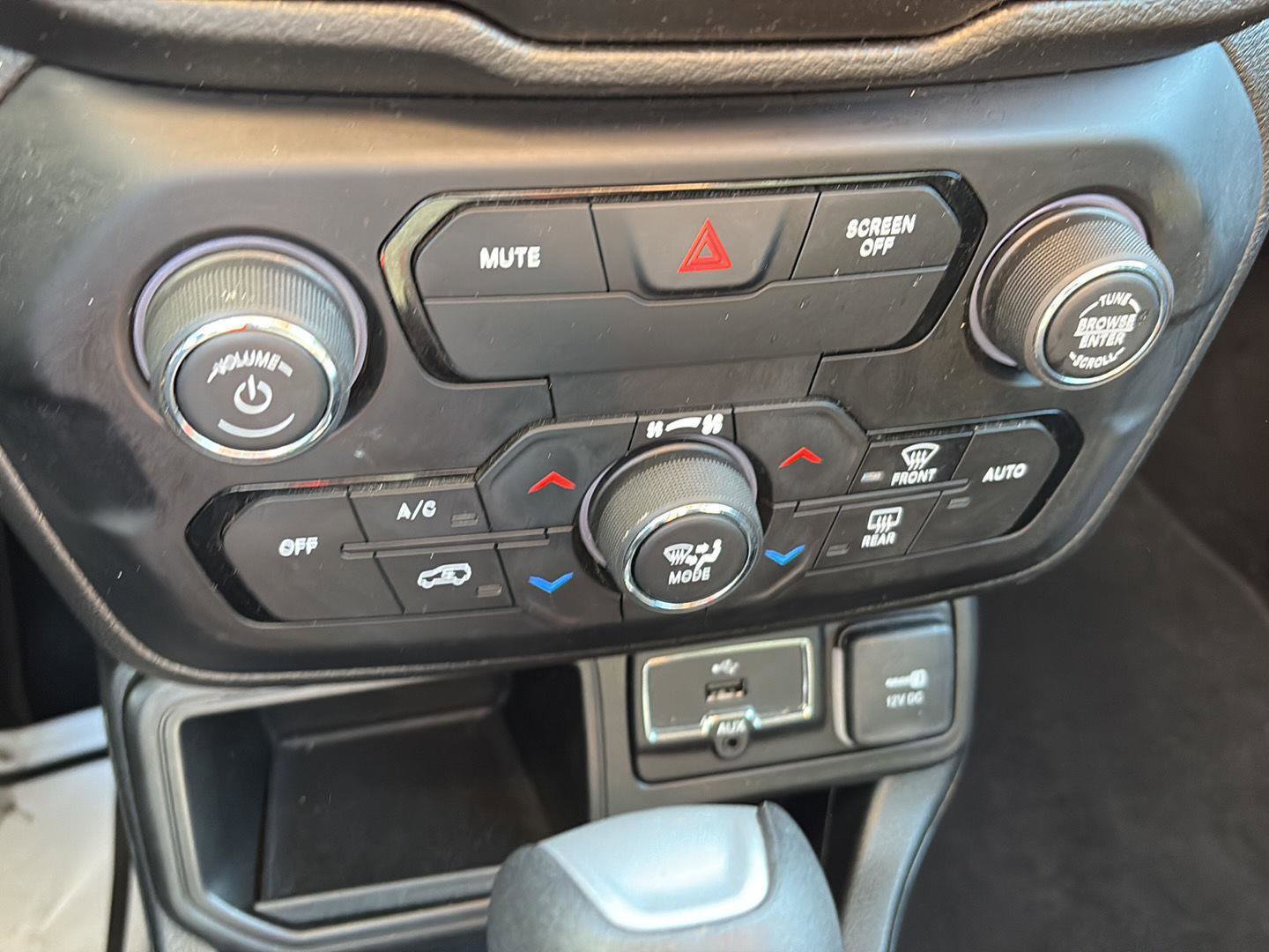 Used 2019 Jeep Renegade Altitude w/ Quick Order Package 2XM image 21