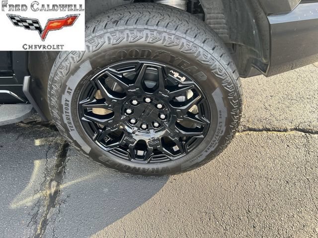 Used 2025 GMC Hummer EV 3X w/ LPO, Cargo Utility Package AWD/4WD image 38